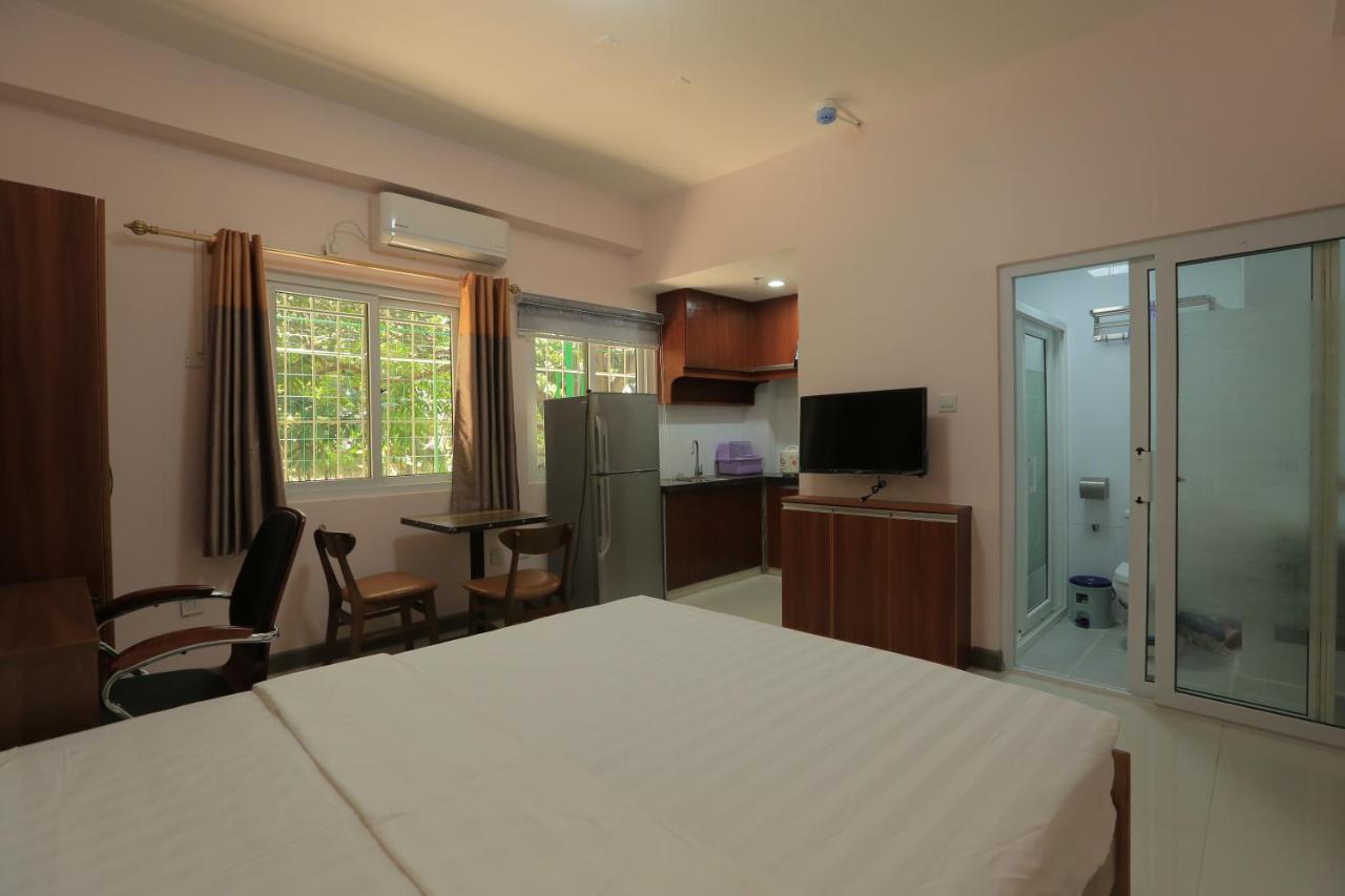 Rujia Condotel Corp. Hotel *