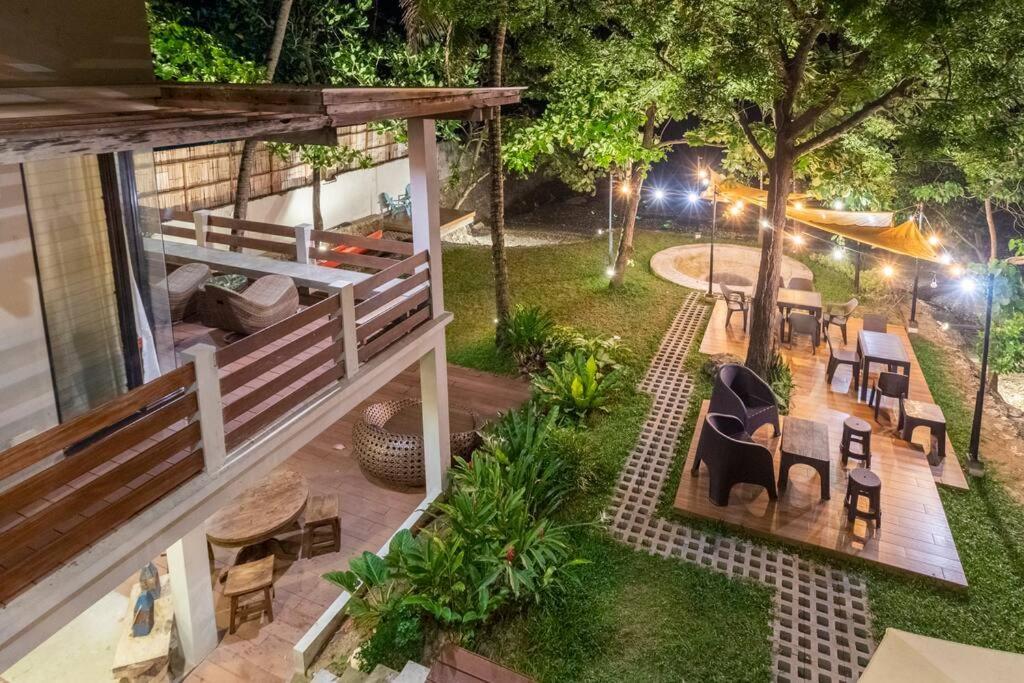 Exclusive Beachfront W/ Outdoor Tub & Kayaks Danao (Cebu)