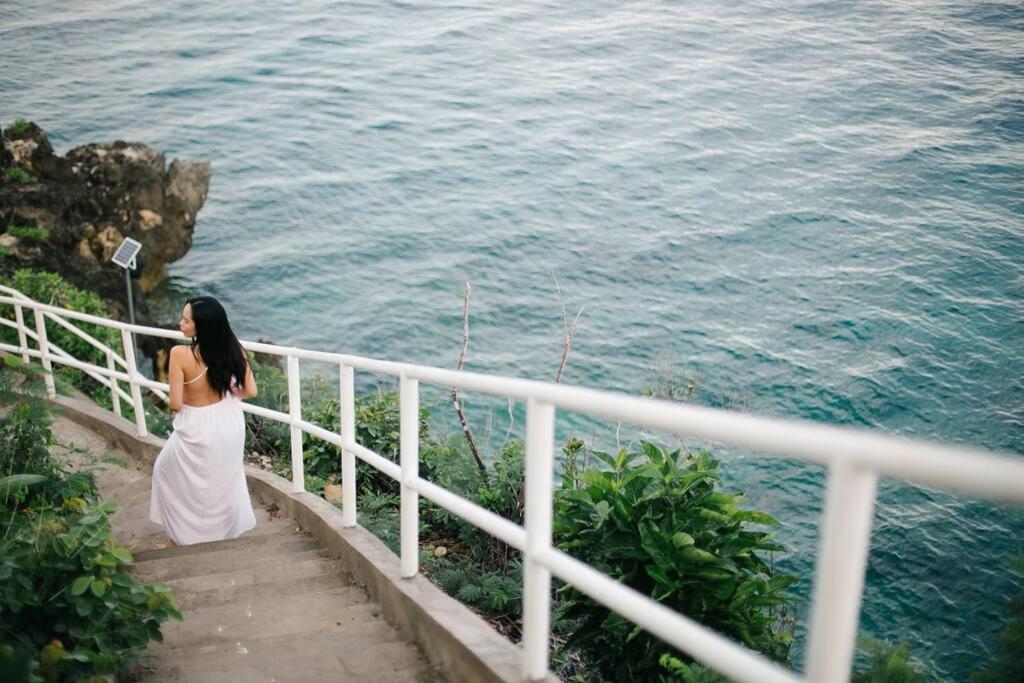 Exclusive Cliff House With Pool And Access Villa