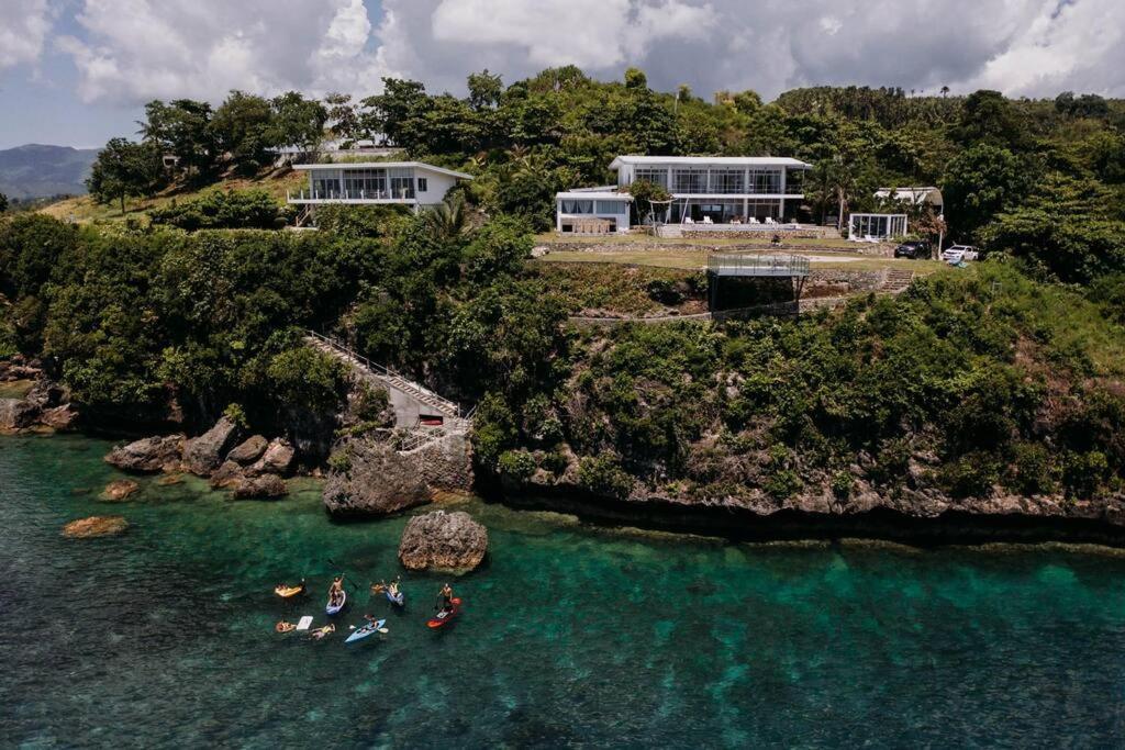 Exclusive Cliff House With Pool And Access Villa