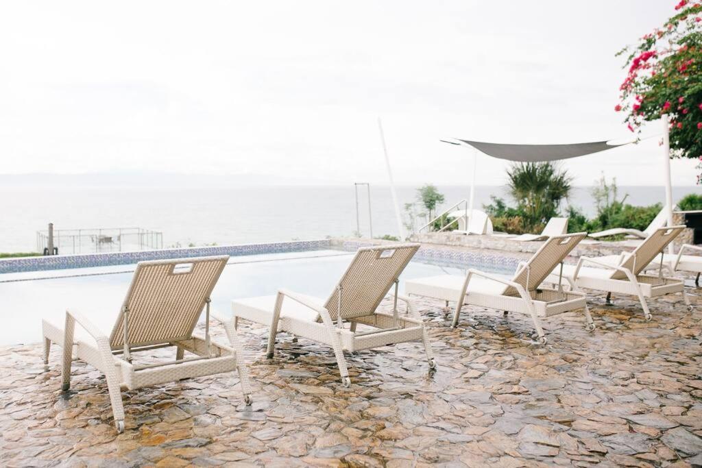 Exclusive Cliff House With Pool And Access Villa