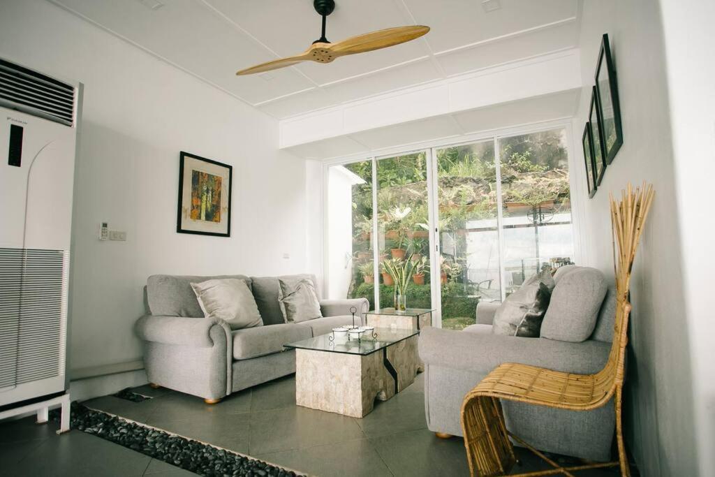 Exclusive Cliff House With Pool And Access Dumanjug
