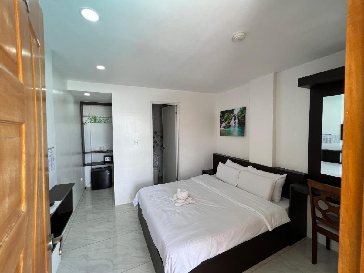 Gingging And Hotel 3*