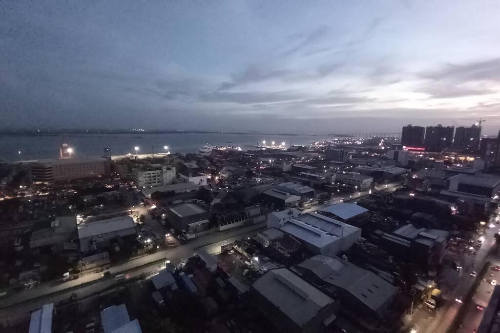 Unit Near Sm City,gaisano Mall Of Cebu,robinsons Galleria *