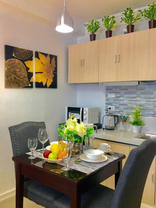 One Bedroom With Fast Wifi And Netflix Suba Basbas
