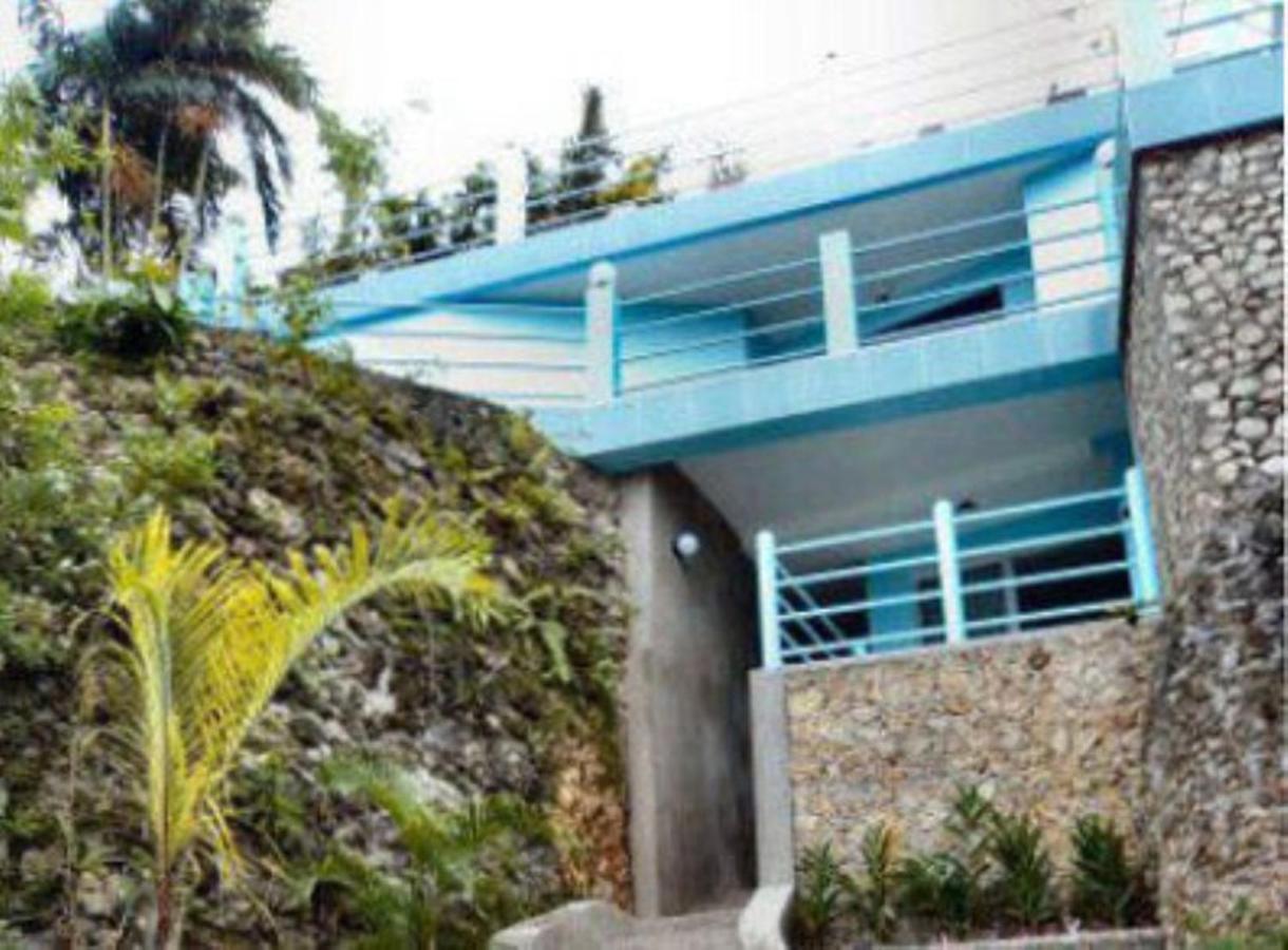 Apartment High Steps