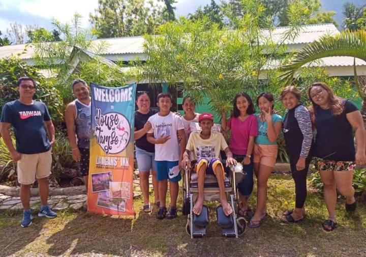 House Of Tamse Laagans ' Hostel Badian
