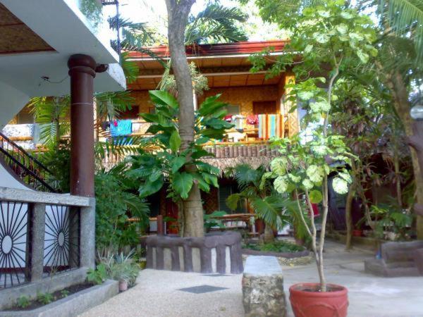 Love'S Beach & Dive Resort 3* Moalboal