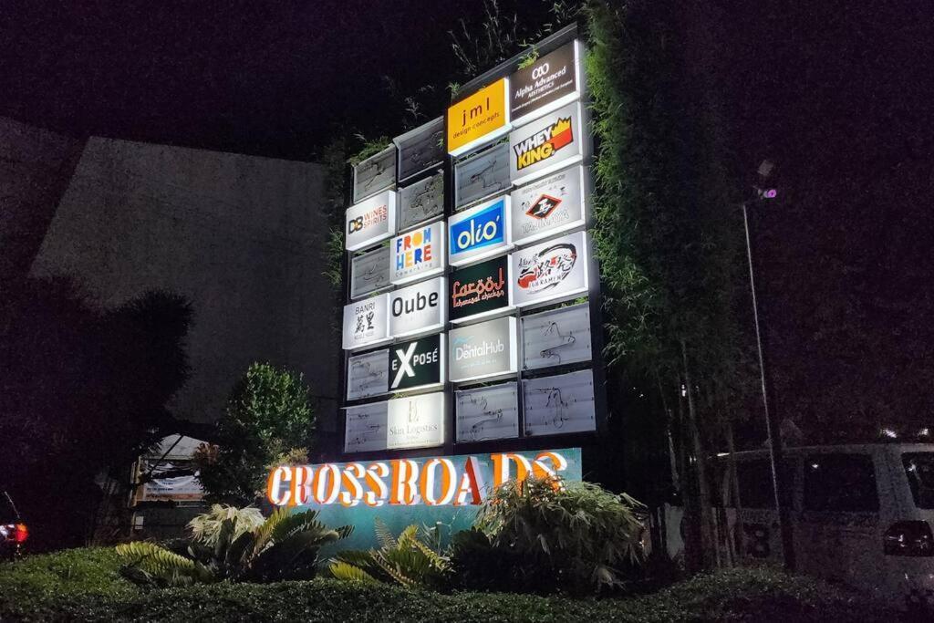Budget Price Near It Park & Ayala, City Apartment *