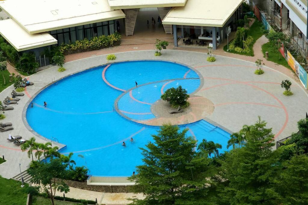 Budget Price Near It Park & Ayala, City Apartment