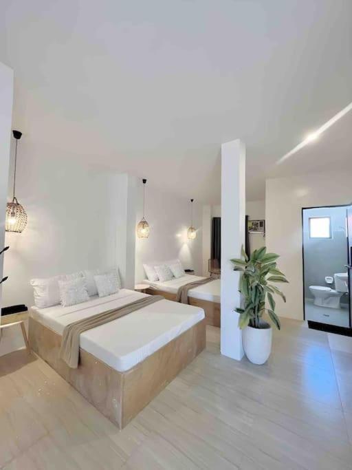 New Modern Near & Airport Apartment *