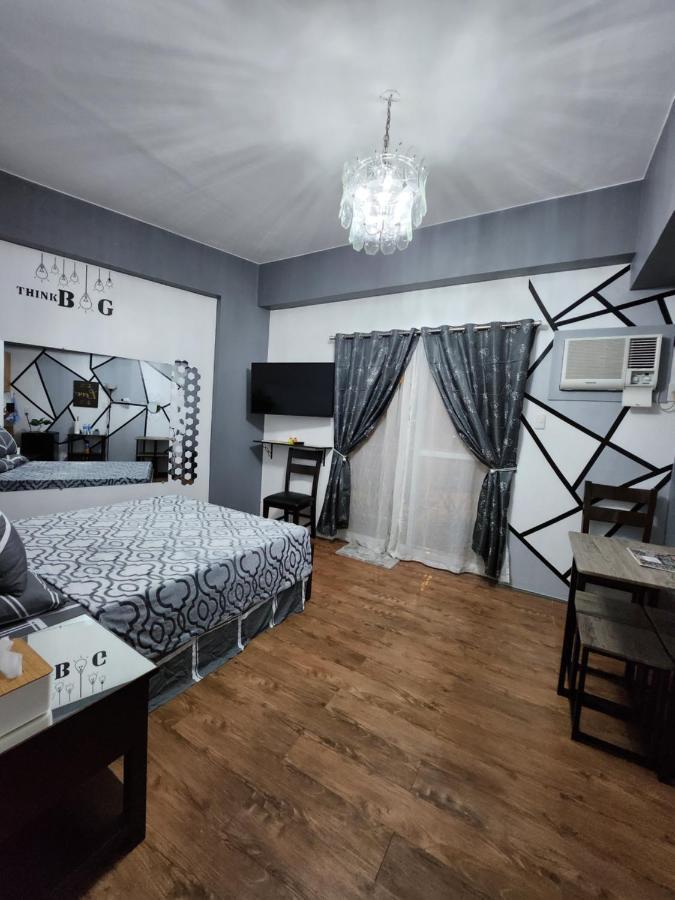 Azur Suites: Stylish Airport Retreat With Netflix & Luxe Pool Apartment *