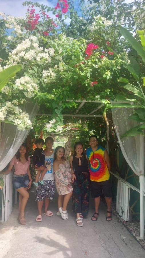Hostel Maui's Place Badian