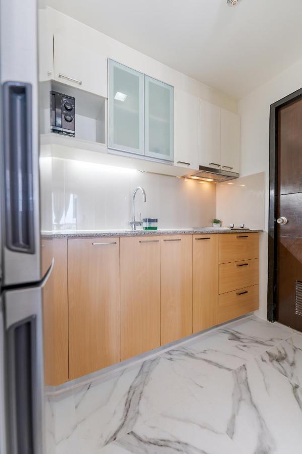 Mactan Newtown - 1br Stunning Ocean View And View