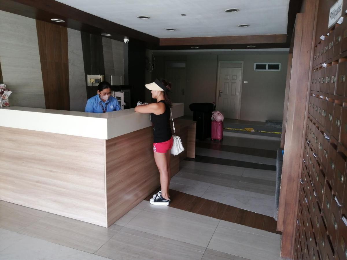 Apartment Azur Suites: Stylish Airport Retreat With Netflix & Luxe Pool *