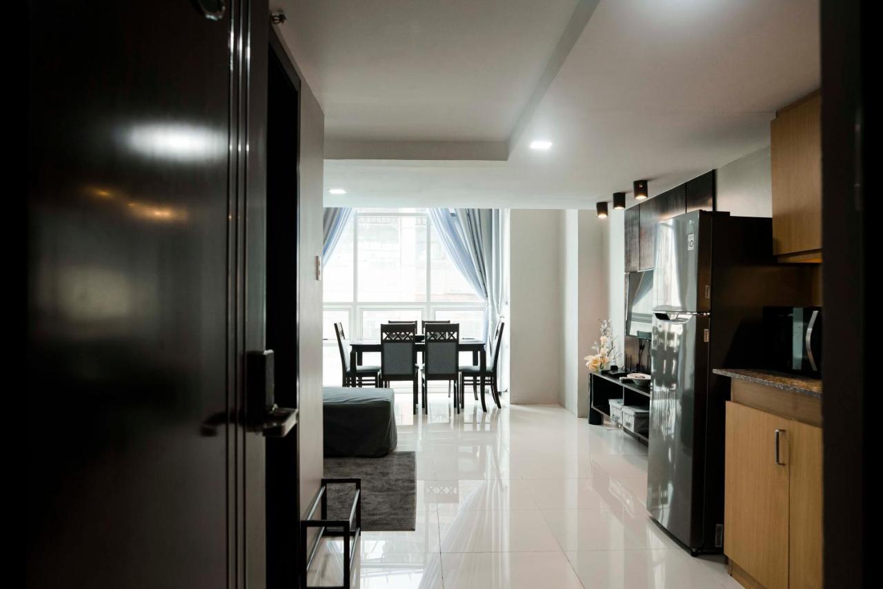 Renovated - Center - Pool Access - 2 A/cs Cebu
