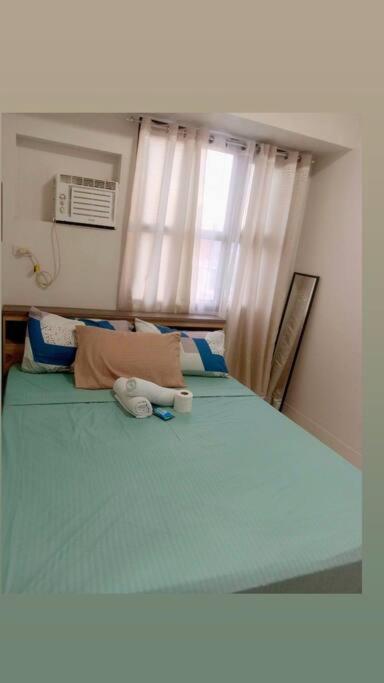 2br Unit With Balcony At The Center Of *
