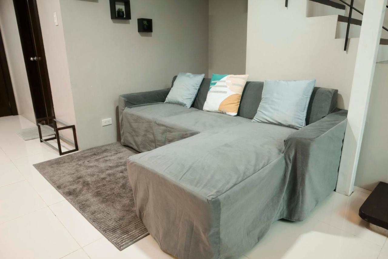 Renovated - Center - Pool Access - 2 A/cs Cebu