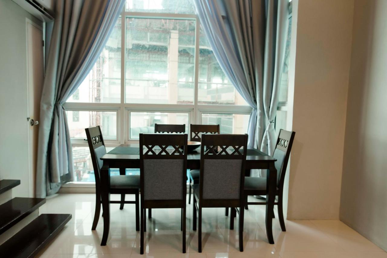 Apartment Renovated - Center - Pool Access - 2 A/cs Cebu