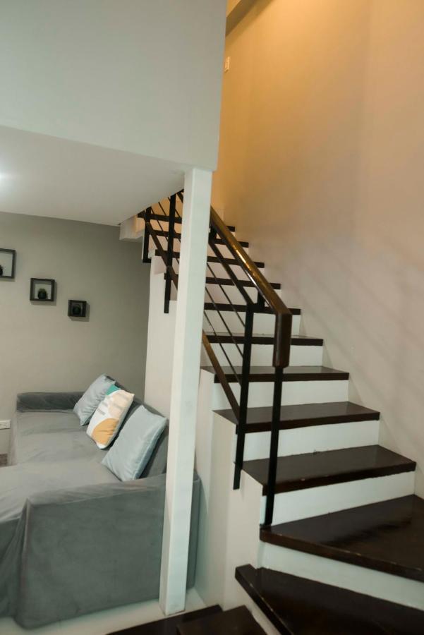 Apartment Renovated - Center - Pool Access - 2 A/cs