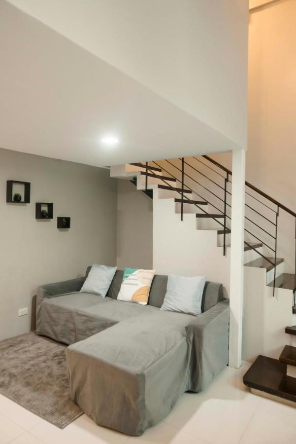 Renovated - Center - Pool Access - 2 A/cs Cebu