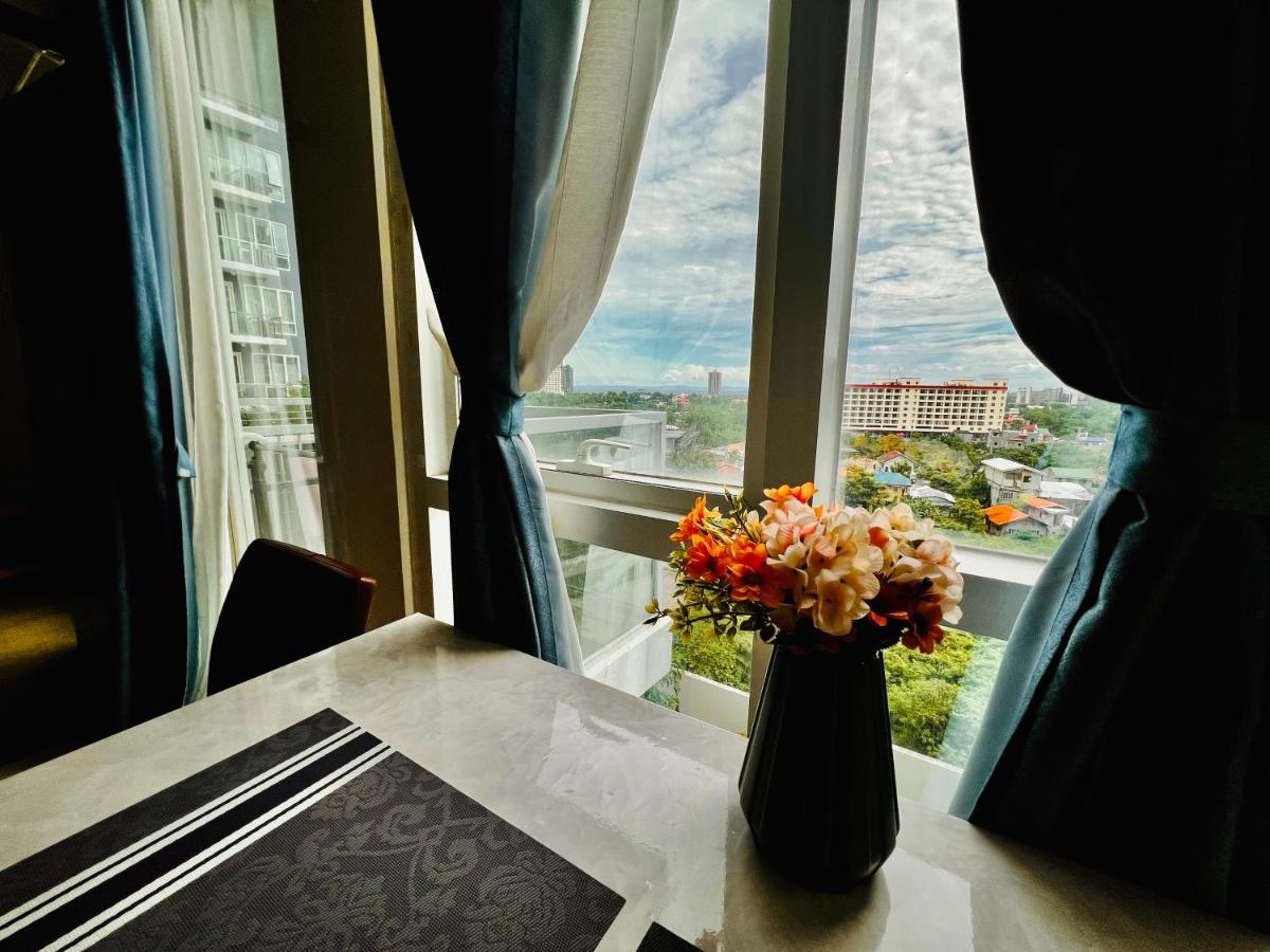 1br Mactan New Town Free Pool 10 Min To The Beach Near Airport Ocean View Apartment