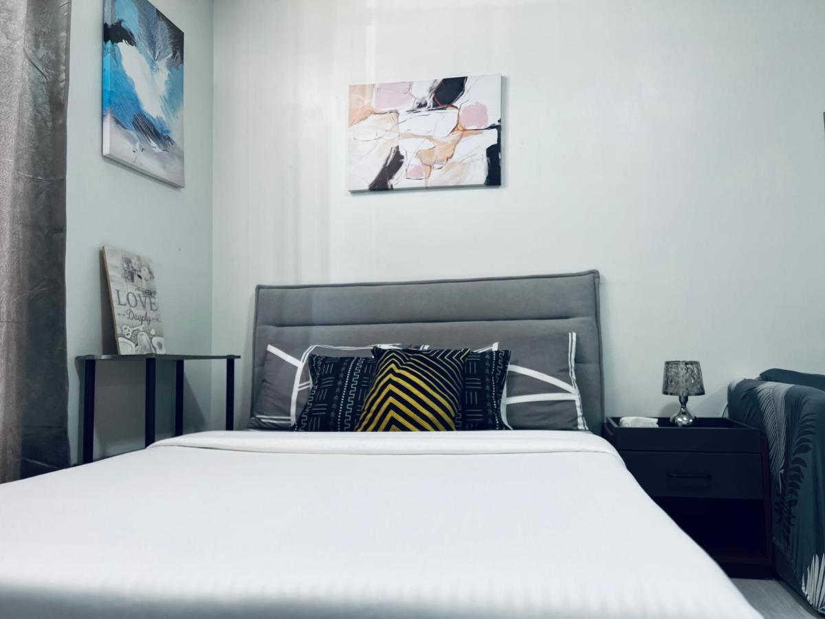 Cozy Unit Near Mactan Airport Furnish With Wifi, Netflix, Pool *