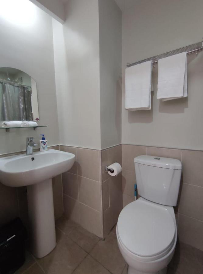 Simple And Elegant 1 Bed In City Apartment
