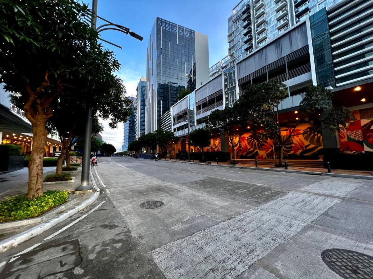 1br Mactan New Town Free Pool 10 Min To The Beach Near Airport Ocean View Apartment *