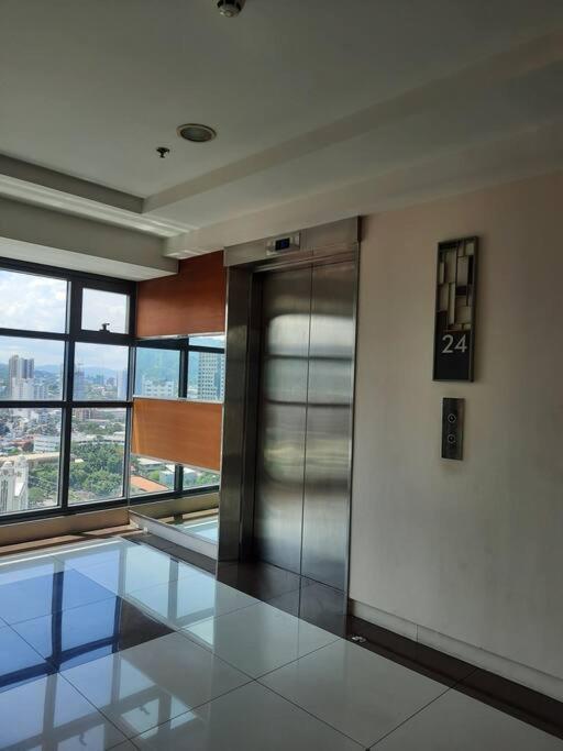 Horizons 101 Studio + Pool + Gym + Netflix Cebu
