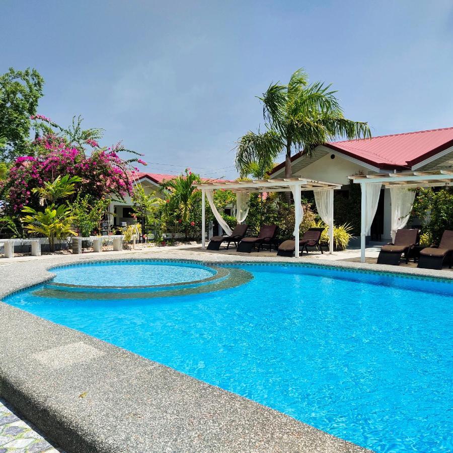 Garden Village Moalboal