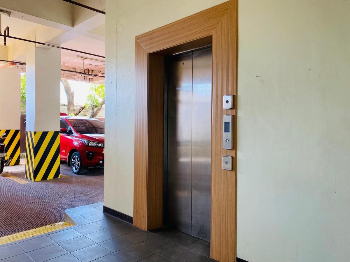 Strawberry Residences Aparthotel