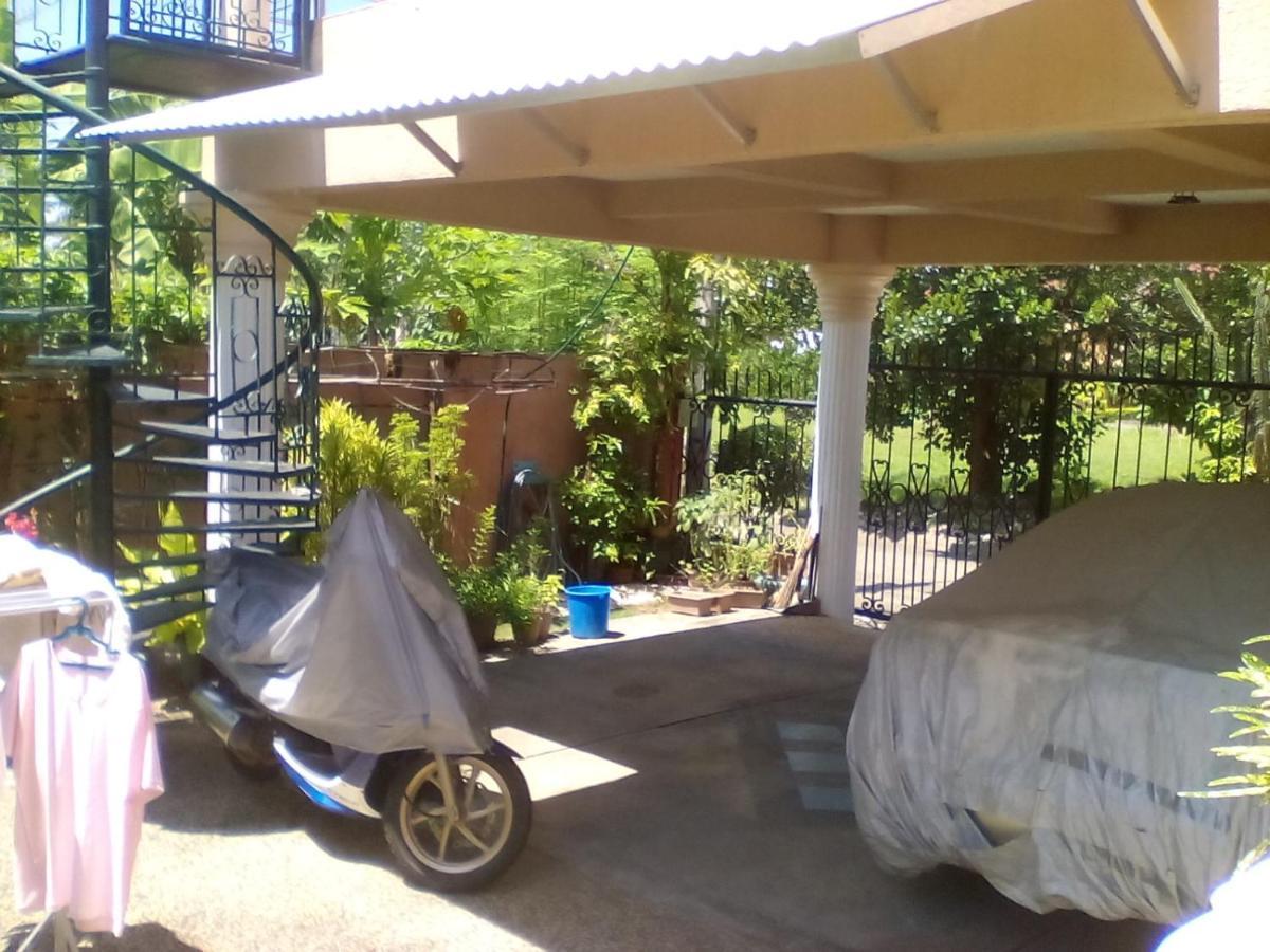 Mactan Island Lapu Lapu Gallery: Beachside Retreat With Dual Ac Apartment *