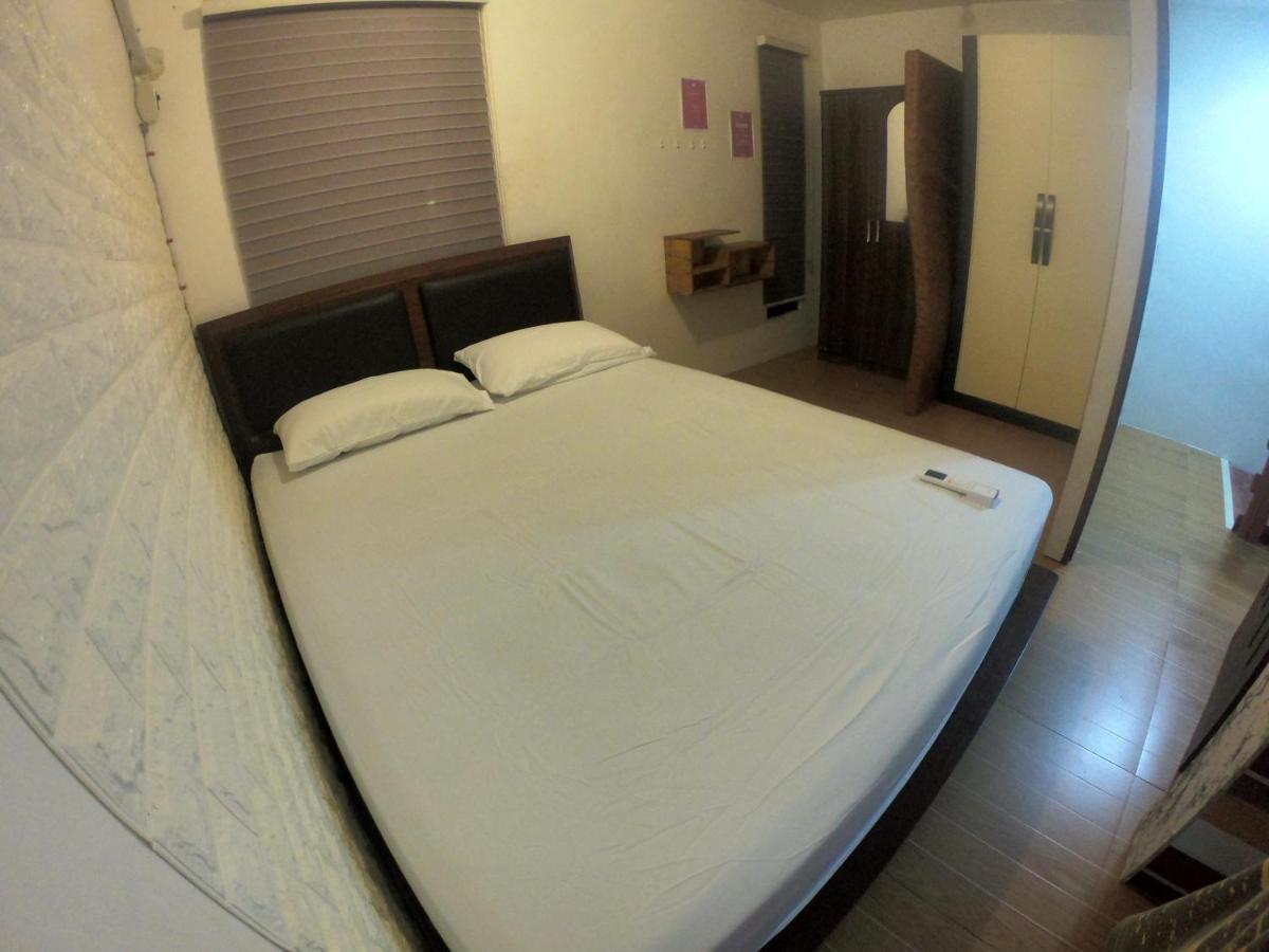 Apartment Entire 2 Story-house In Navona Subdivision In Lapu-lapu Mactan Cebu *