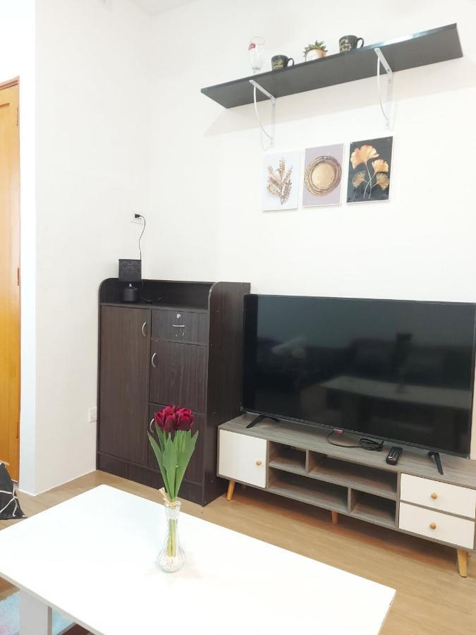 Fully Furnished Staycation - Neflix, Pool,can Cook Near Mactan Airport *
