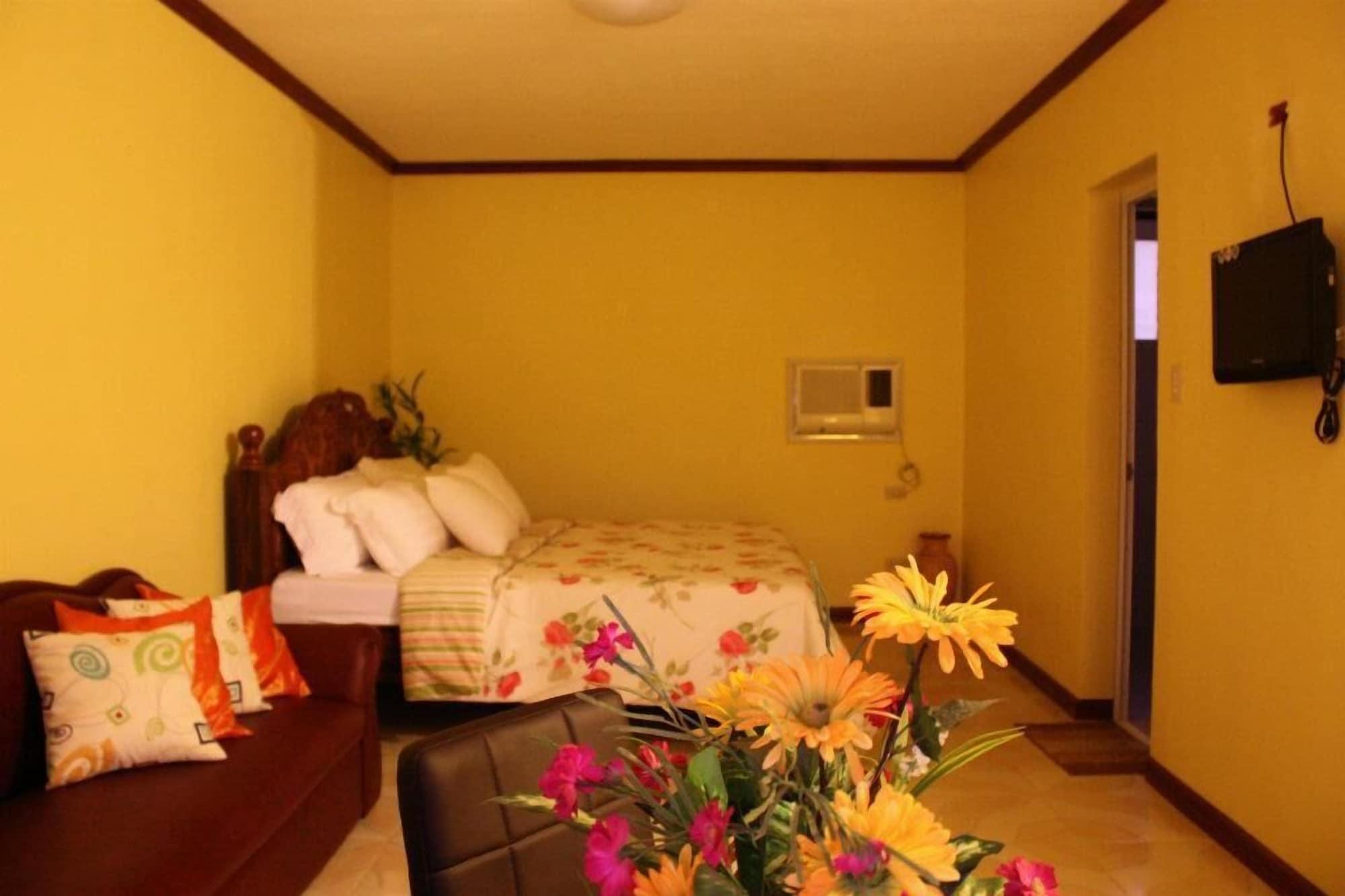 Hotel Hagnaya And Restaurant 3*