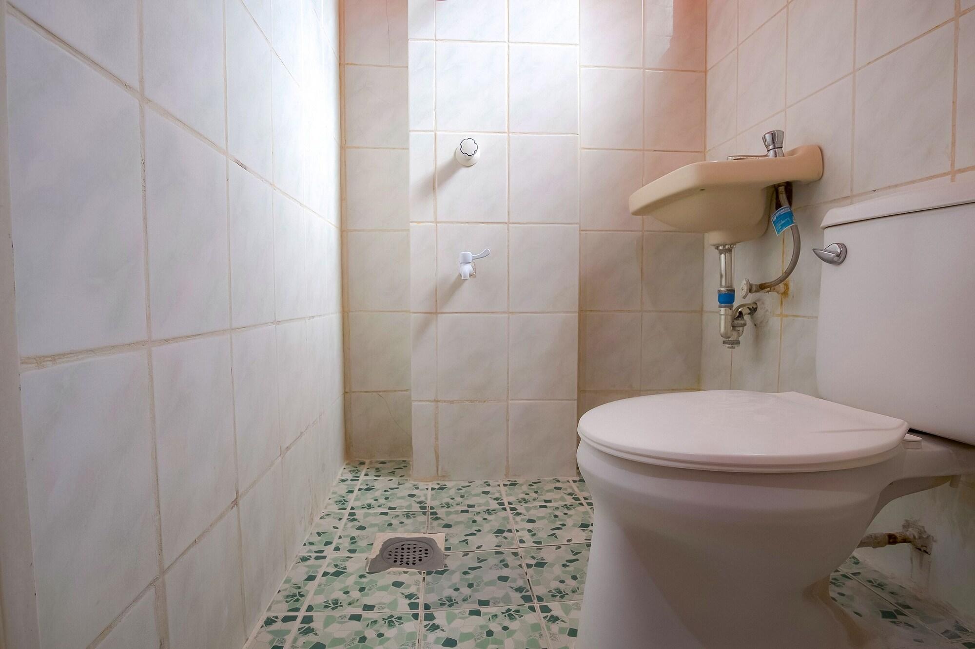Hotel Reddoorz At La Maria And Tourist 3*