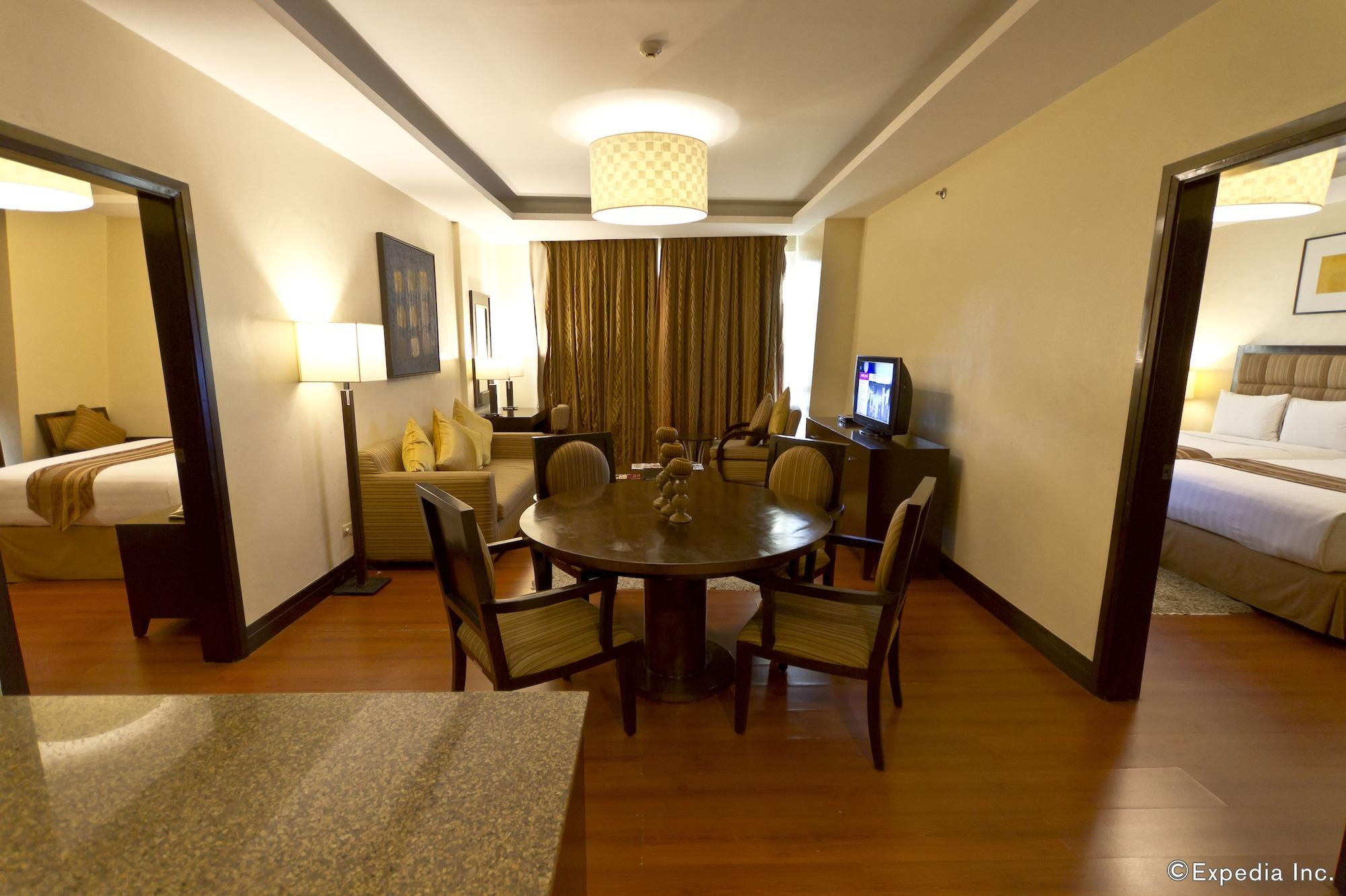 Crown Regency & Towers 4*