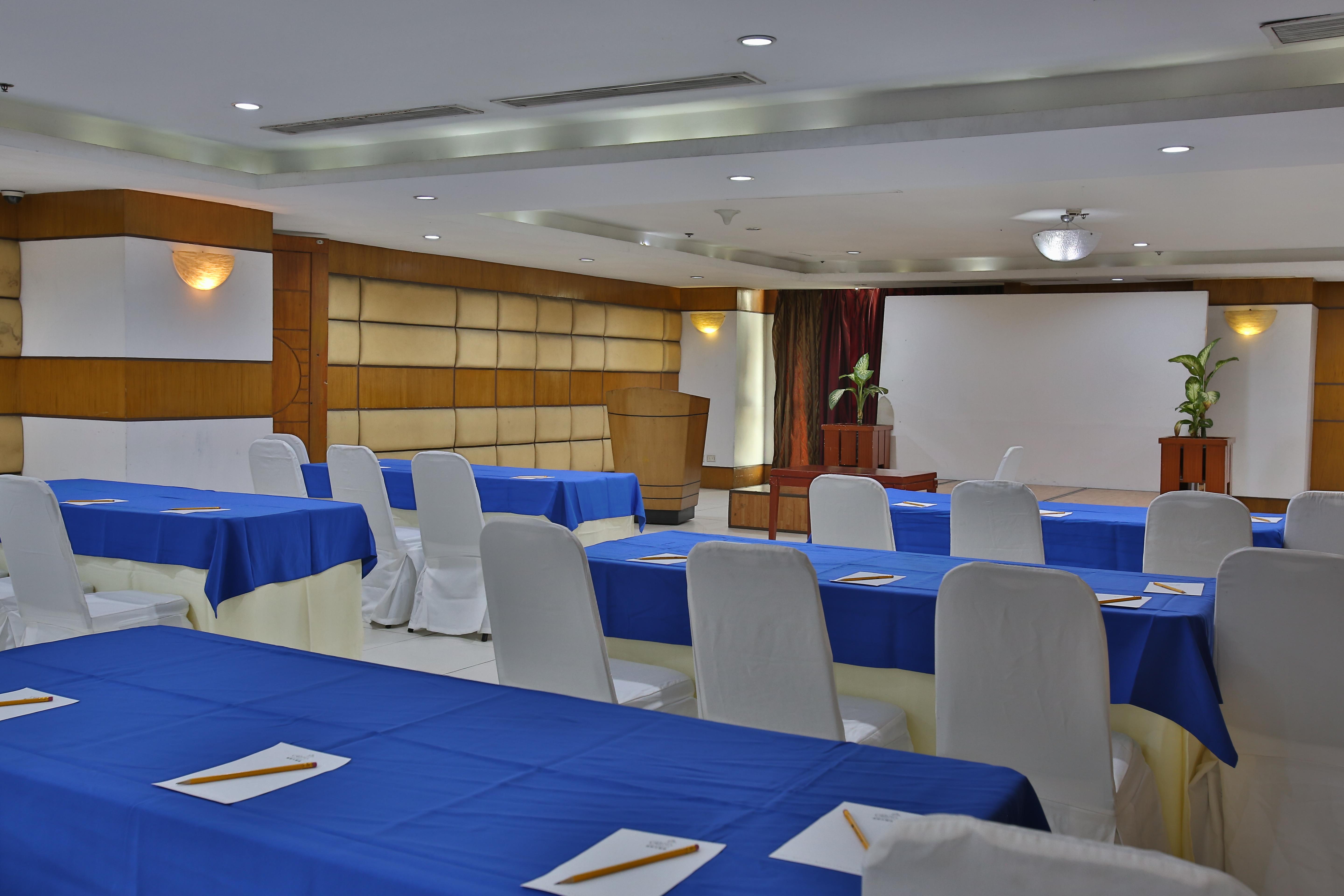 Hotel Crown Regency & Towers