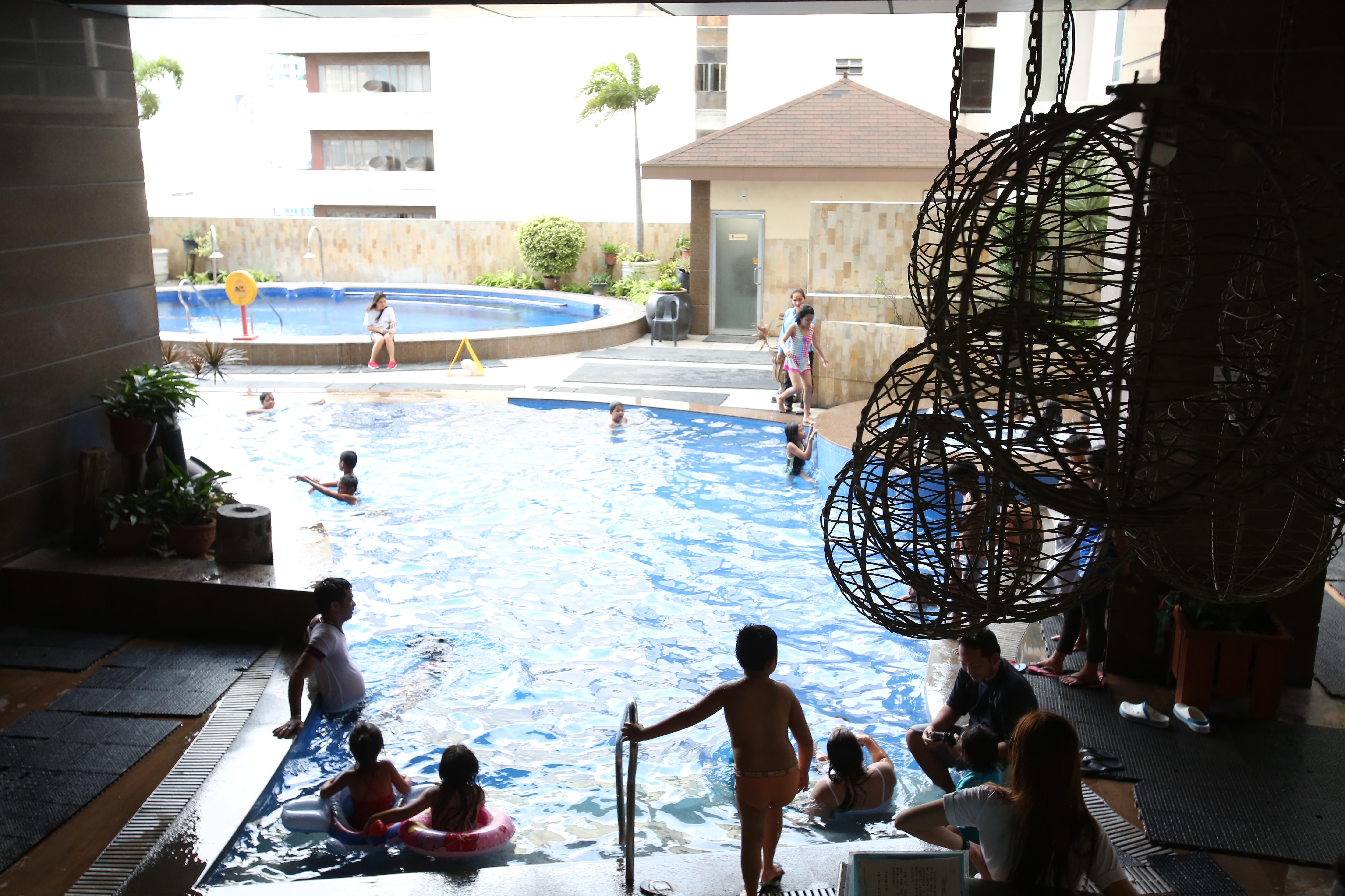 Hotel Crown Regency & Towers 4*