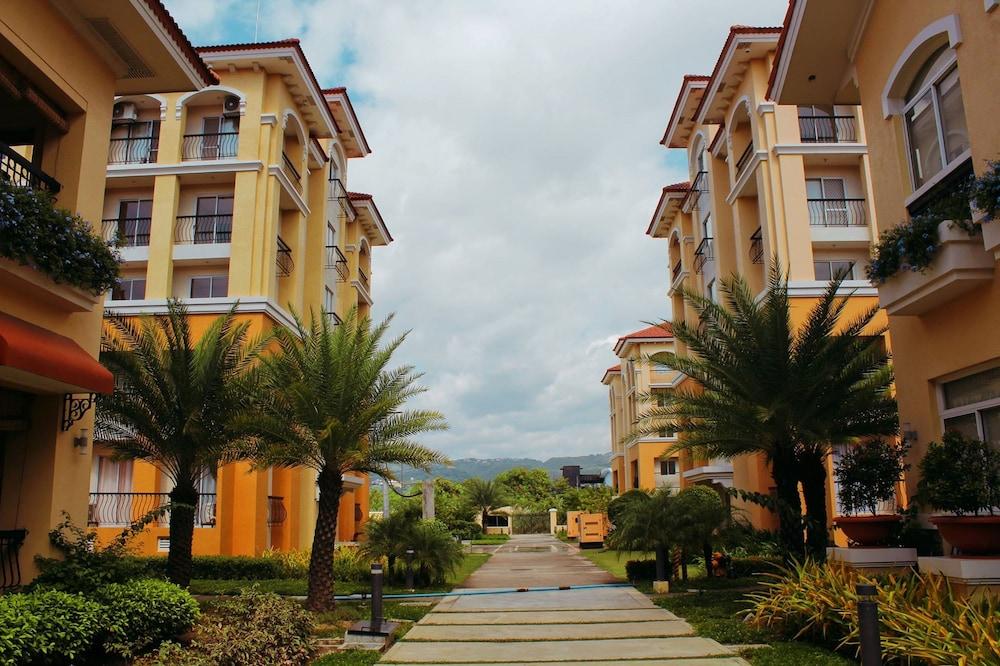 2 Bedroom At San Remo Oasis Near Sm Seaside