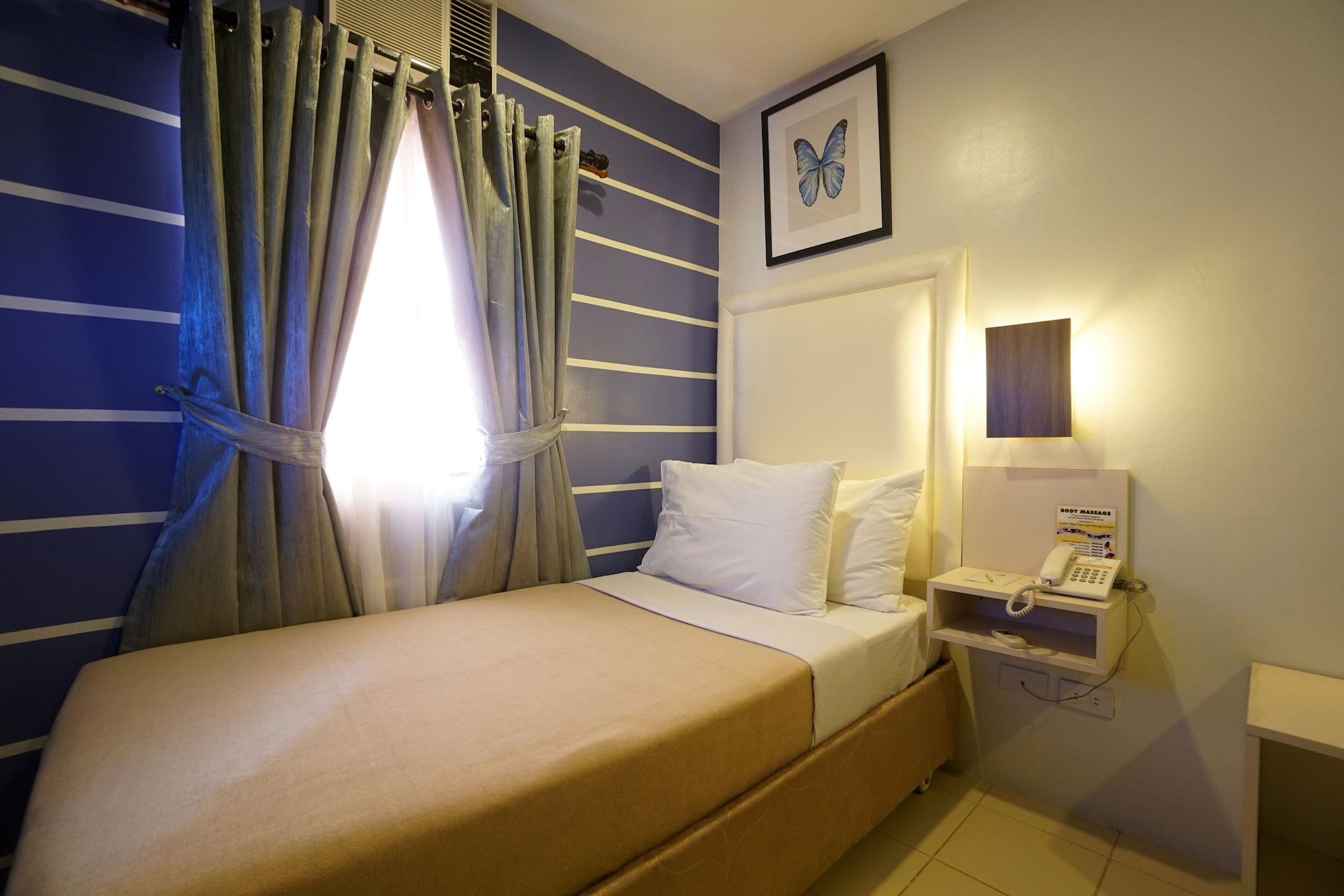 Uncle Tom's Powered By Cocotel Hotel 3*