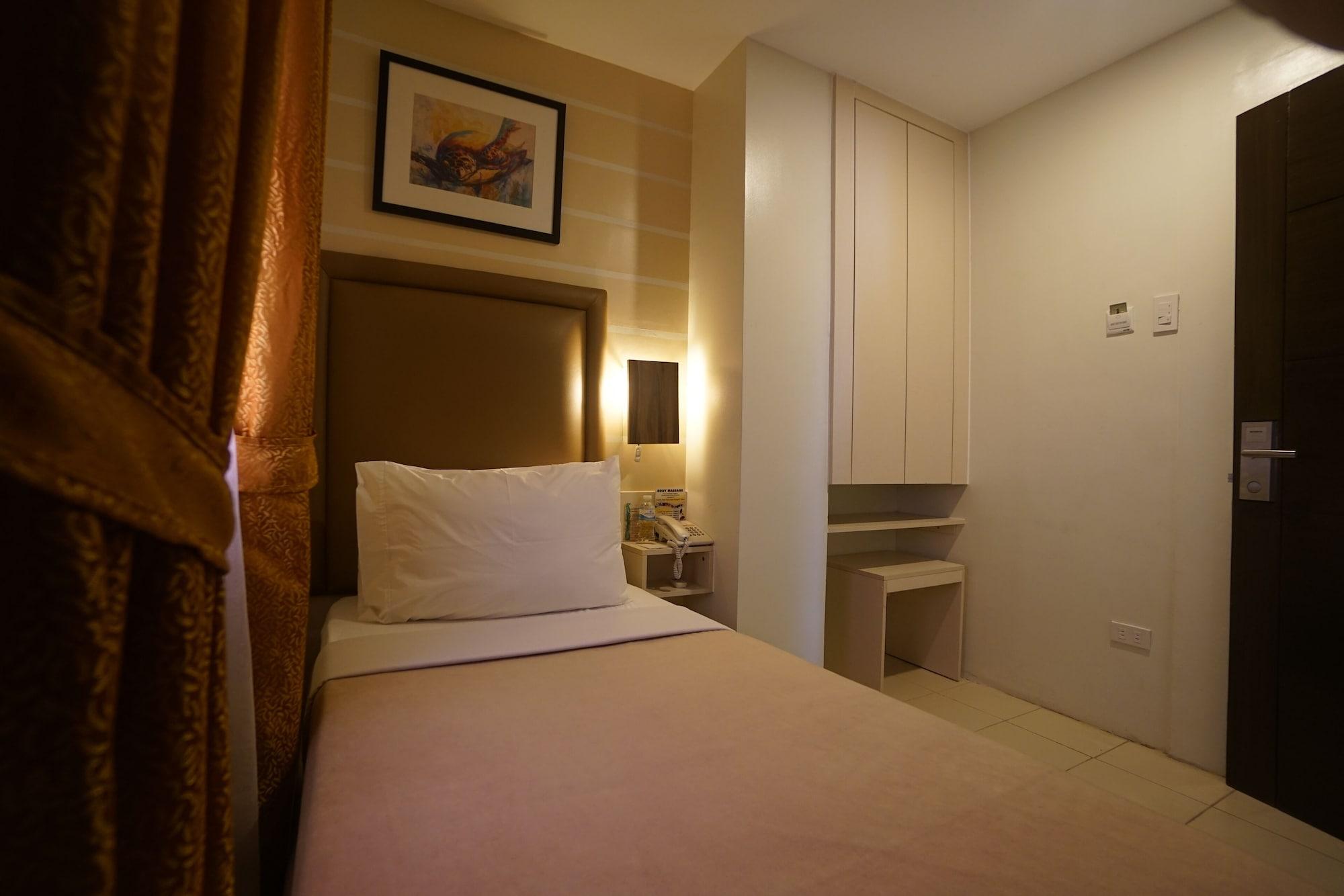 Uncle Tom's Powered By Cocotel Hotel 3*