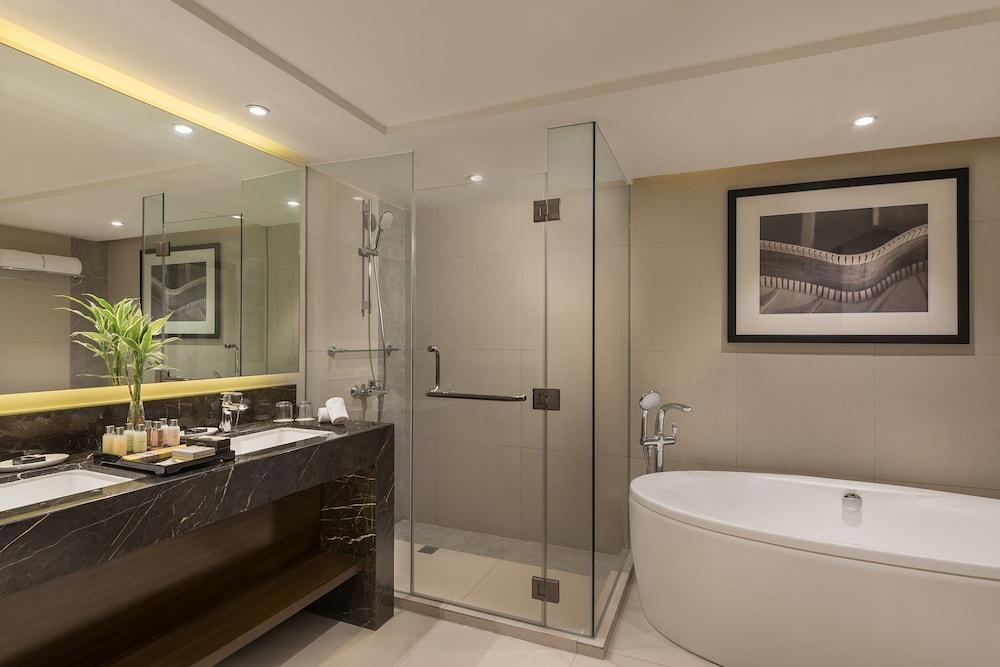Seda Ayala Center 5*