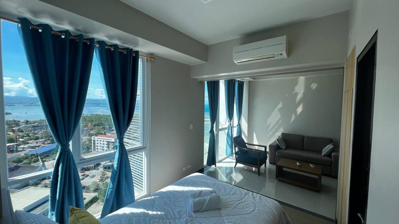 Mactan Airport View With Beach Condominuim Aparthotel Punta Engano (Mactan)