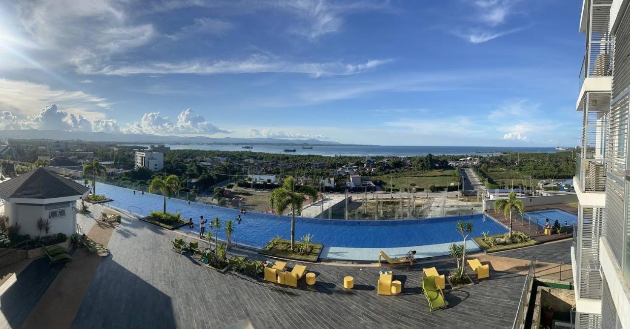 Mactan Airport View With Beach Condominuim Punta Engano (Mactan)