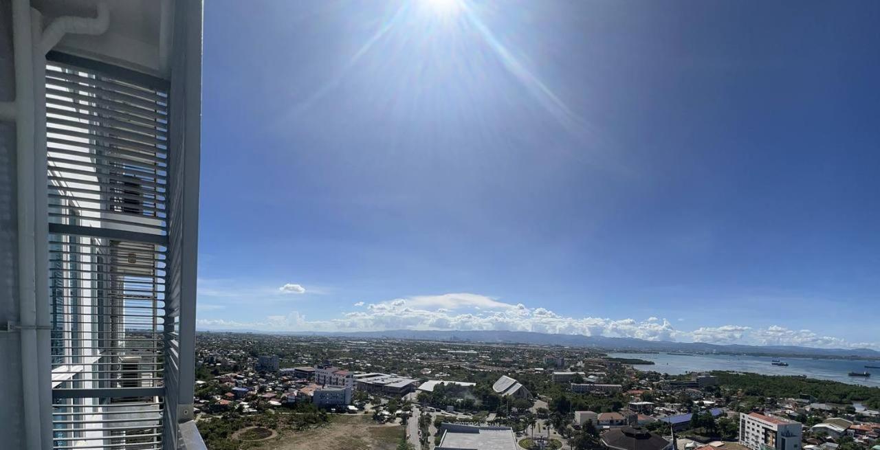 Mactan Airport View With Beach Condominuim Punta Engano (Mactan)