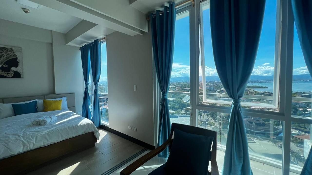 Mactan Airport View With Beach Condominuim Aparthotel *