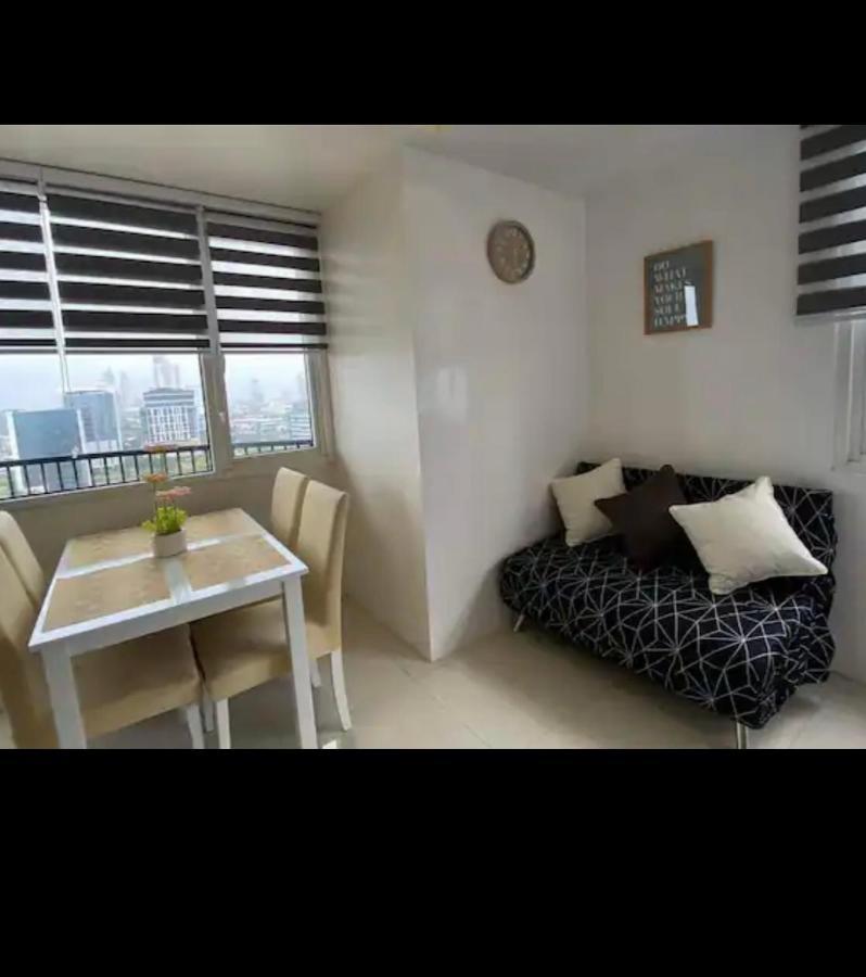 Aparthotel Calyx Residences, 18h *
