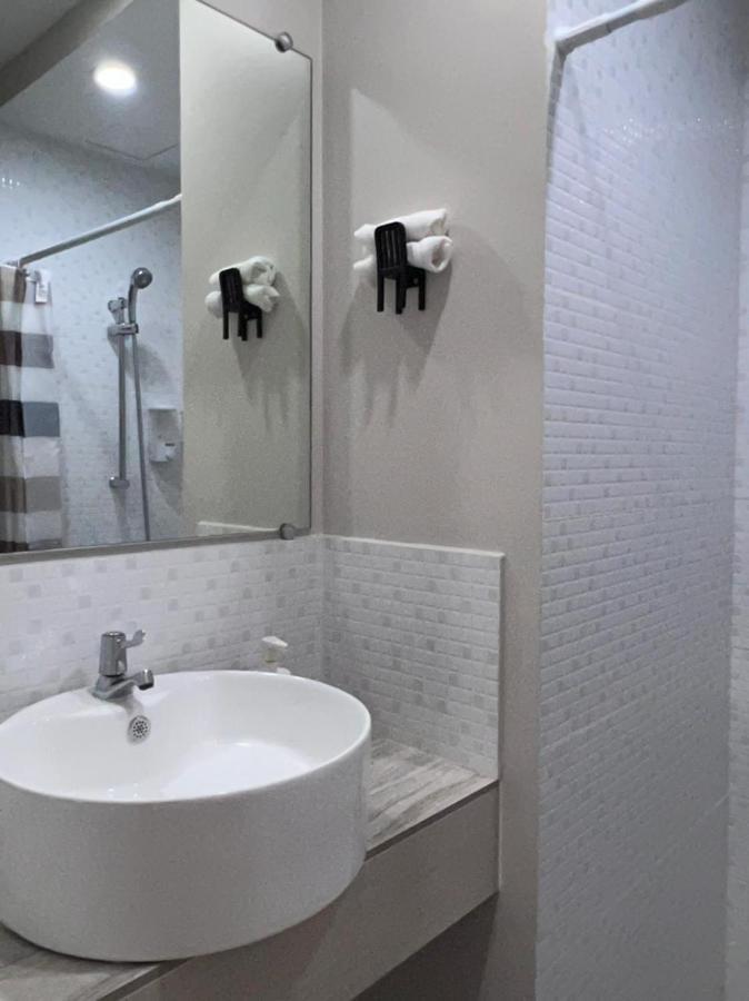 Hotel Mini *